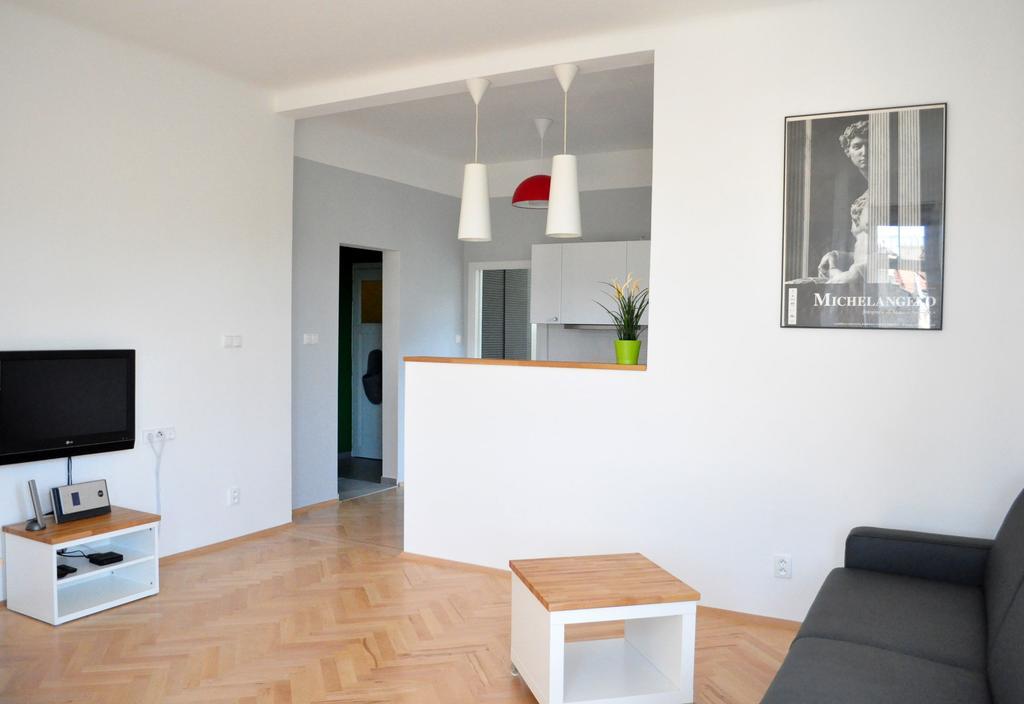 Central-Modern-Apartment プラハ エクステリア 写真