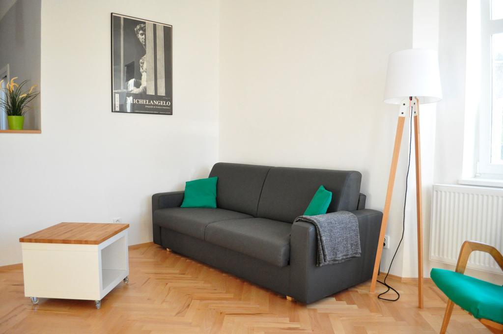 Central-Modern-Apartment プラハ エクステリア 写真